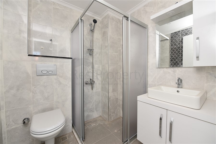 فرصة .. فرصة .. فرصة .. شقة 1+1 ضمن مجمع حديث قريب من البحر / كاستل / الانيا 