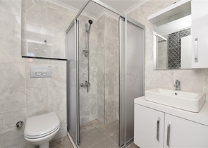 فرصة .. فرصة .. فرصة .. شقة 1+1 ضمن مجمع حديث قريب من البحر / كاستل / الانيا 