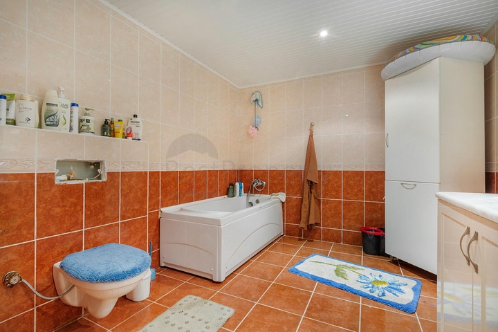 ضمن اول صف على البحر - شقة غرفتين وصالة -مفروشة - في مهموتلار / الانبا 