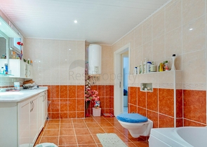 ضمن اول صف على البحر - شقة غرفتين وصالة -مفروشة - في مهموتلار / الانبا 