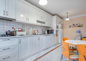 ضمن اول صف على البحر - شقة غرفتين وصالة -مفروشة - في مهموتلار / الانبا 