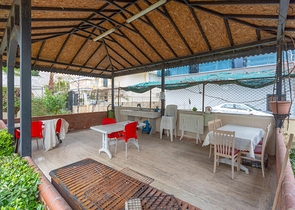 ضمن اول صف على البحر - شقة غرفتين وصالة -مفروشة - في مهموتلار / الانبا 