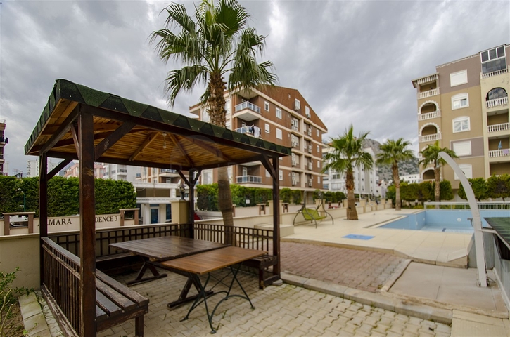 شقة واسعة  3 + 1 مع الأثاث في هورما  كونيالتي أنطاليا