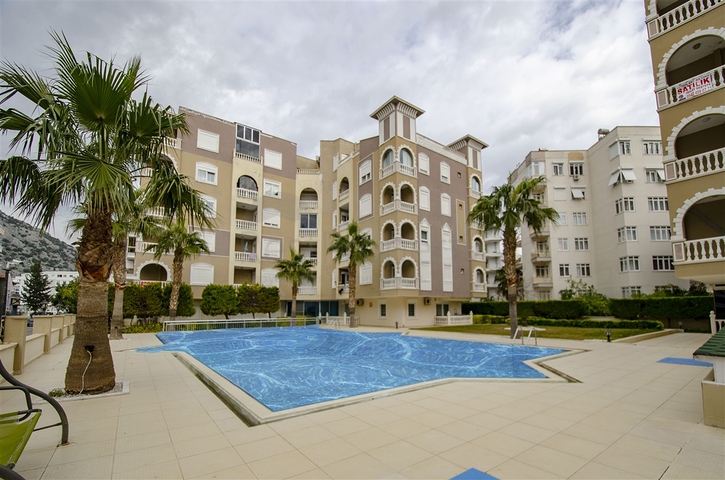 شقة واسعة  3 + 1 مع الأثاث في هورما  كونيالتي أنطاليا