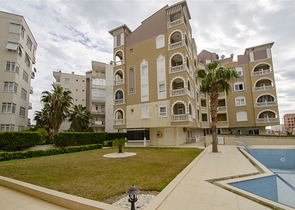 شقة واسعة  3 + 1 مع الأثاث في هورما  كونيالتي أنطاليا