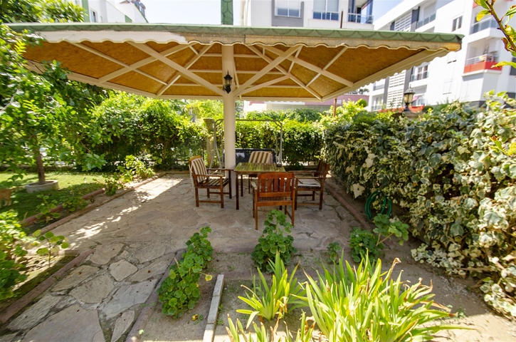 شقة بغرفة نوم واحدة في منطقة ليمان في كونيالتي