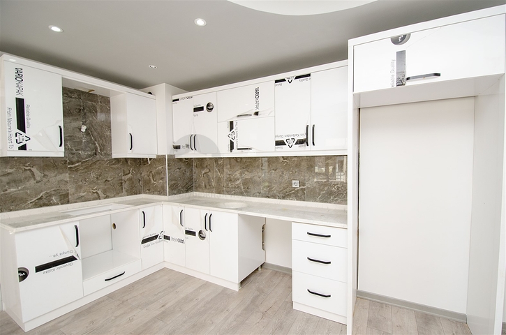 شقة بغرفة نوم واحدة في منطقة ليمان في كونيالتي