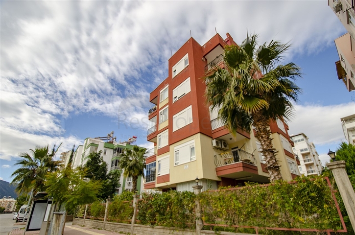 شقة بغرفة نوم واحدة في منطقة ليمان في كونيالتي