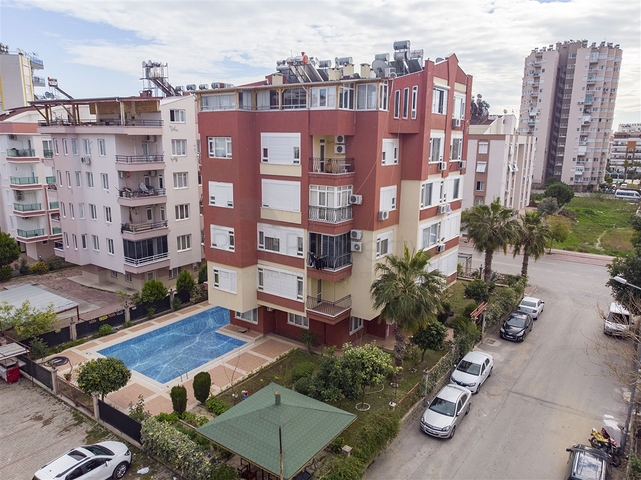 شقة بغرفة نوم واحدة في منطقة ليمان في كونيالتي