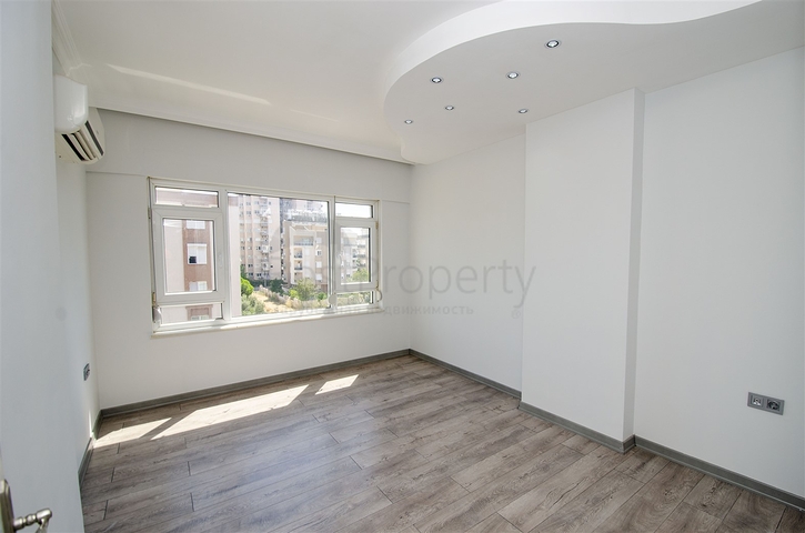 شقة بغرفة نوم واحدة في منطقة ليمان في كونيالتي