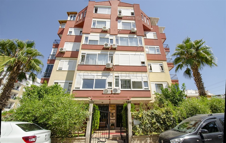 شقة بغرفة نوم واحدة في منطقة ليمان في كونيالتي