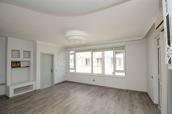 شقة بغرفة نوم واحدة في منطقة ليمان في كونيالتي