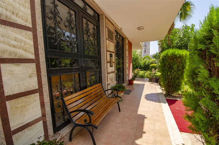 شقة بغرفة نوم واحدة في منطقة ليمان في كونيالتي