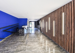 ضمن مجمع سكني حديث - شقق غرفة وصالة - مع اطلالة بحر -مهموتلار / الانيا 