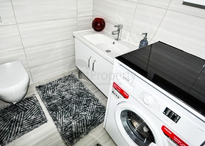 ضمن مجمع سكني حديث - شقق غرفة وصالة - مع اطلالة بحر -مهموتلار / الانيا 