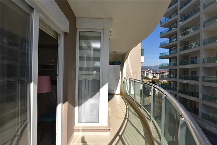 شقة تصميم غرفتين وصالة - مع الاثاث - ضمن مجمع حديث - في افسلار / الانيا 