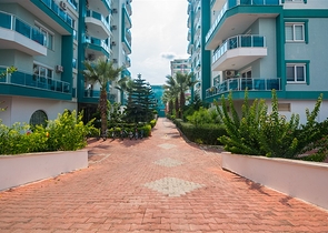 سعر منافس - شقة مؤثثة -طابق مرتفع - ضمن مجمع سكني في مهموتلار / الانيا 