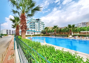 سعر منافس - شقة مؤثثة -طابق مرتفع - ضمن مجمع سكني في مهموتلار / الانيا 