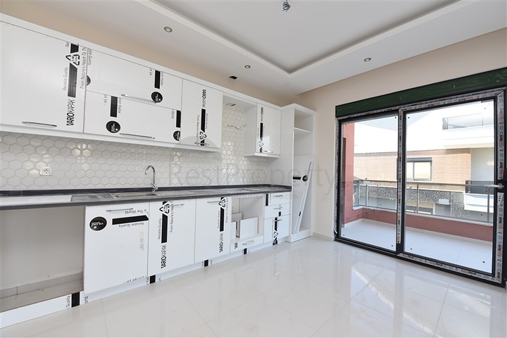 دوبلكس فاخرة - ضمن مجمع 5 نجوم - بسعر مميز - في الانيا 