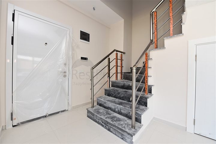 دوبلكس فاخرة - ضمن مجمع 5 نجوم - بسعر مميز - في الانيا 