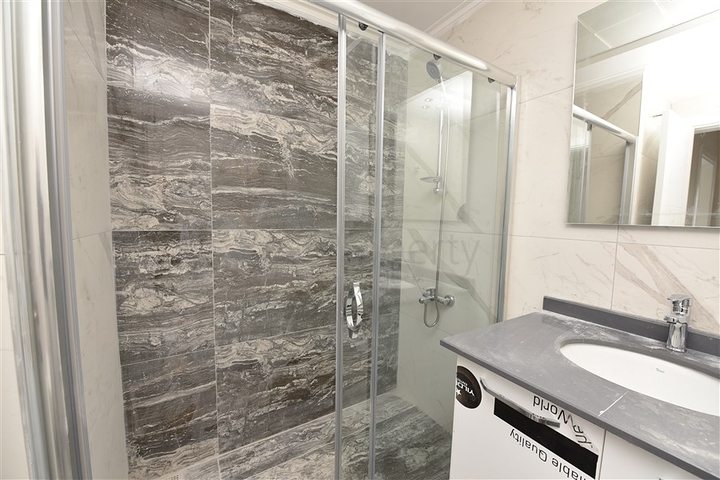 دوبلكس فاخرة - ضمن مجمع 5 نجوم - بسعر مميز - في الانيا 