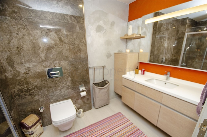 شقة فاخرة 4 + 1 من تصميم  آرت ديكو في  اونجالي 