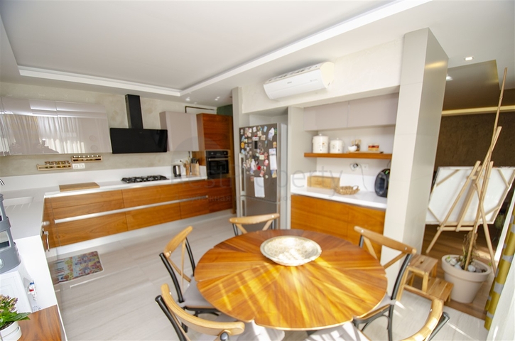 شقة فاخرة 4 + 1 من تصميم  آرت ديكو في  اونجالي 