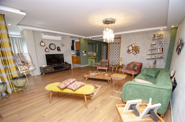 شقة فاخرة 4 + 1 من تصميم  آرت ديكو في  اونجالي 