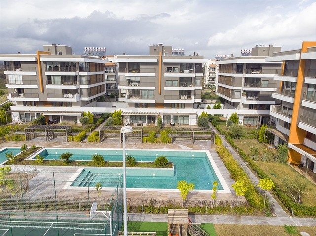 شقة فاخرة 4 + 1 من تصميم  آرت ديكو في  اونجالي 