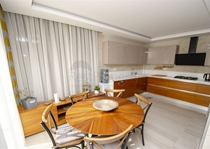 شقة فاخرة 4 + 1 من تصميم  آرت ديكو في  اونجالي 