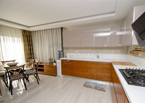 شقة فاخرة 4 + 1 من تصميم  آرت ديكو في  اونجالي 