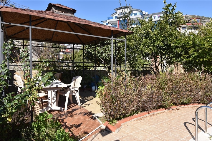 شقة عائلية واسعة بسعر مميز - في مركز الانيا 