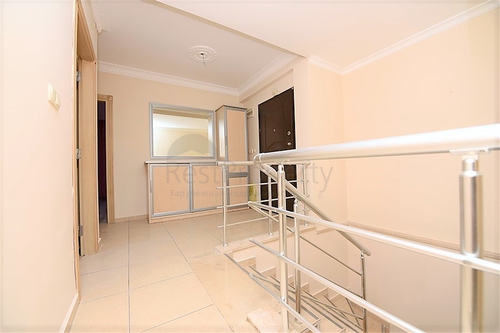 شقة عائلية واسعة بسعر مميز - في مركز الانيا 