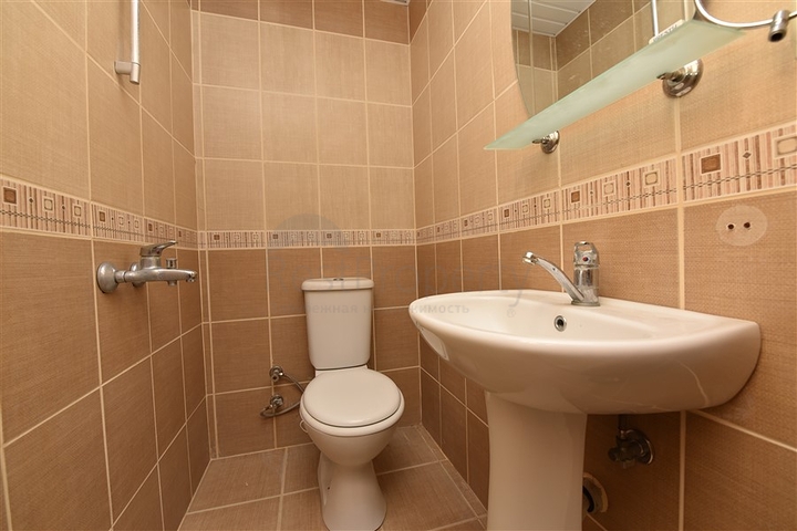 شقة عائلية واسعة بسعر مميز - في مركز الانيا 