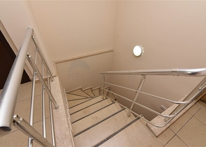 شقة عائلية واسعة بسعر مميز - في مركز الانيا 