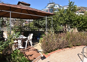 شقة عائلية واسعة بسعر مميز - في مركز الانيا 