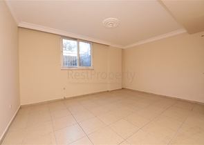 شقة عائلية واسعة بسعر مميز - في مركز الانيا 