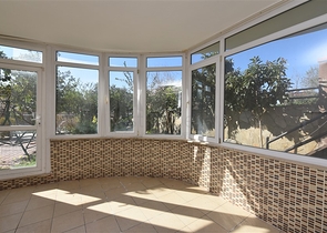 شقة عائلية واسعة بسعر مميز - في مركز الانيا 