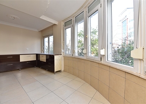 شقة عائلية واسعة بسعر مميز - في مركز الانيا 