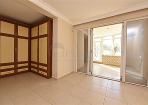 شقة عائلية واسعة بسعر مميز - في مركز الانيا 