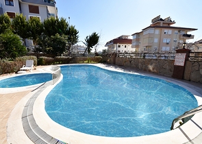 شقة عائلية واسعة بسعر مميز - في مركز الانيا 