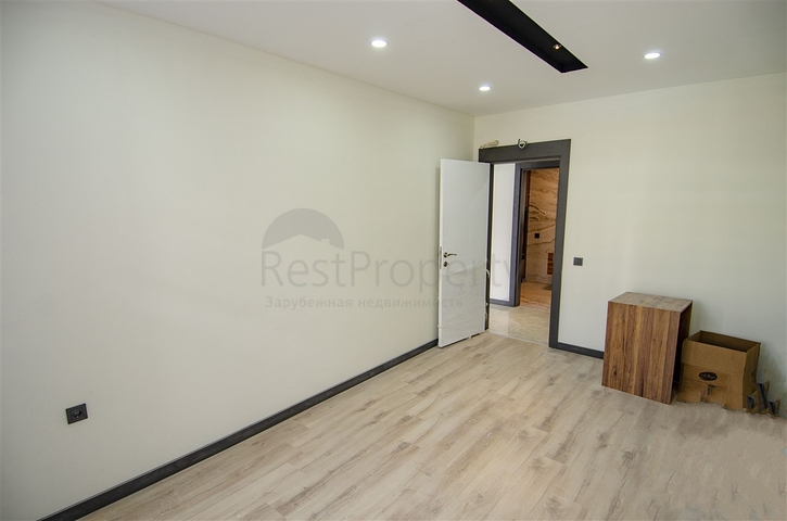 شقق 1 + 1 و 2 + 1 في منزل جديد في هورم كونيالتي أنطاليا