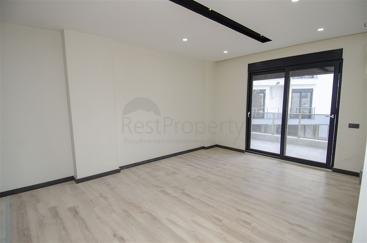 شقق 1 + 1 و 2 + 1 في منزل جديد في هورم كونيالتي أنطاليا