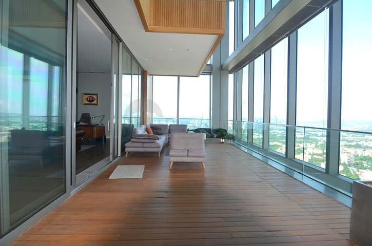 في قمة اشهر ابراج اسطنبول - بنتهاوس فاخرة جدا . 