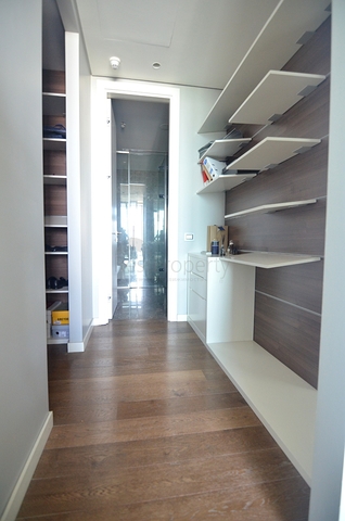 في قمة اشهر ابراج اسطنبول - بنتهاوس فاخرة جدا . 