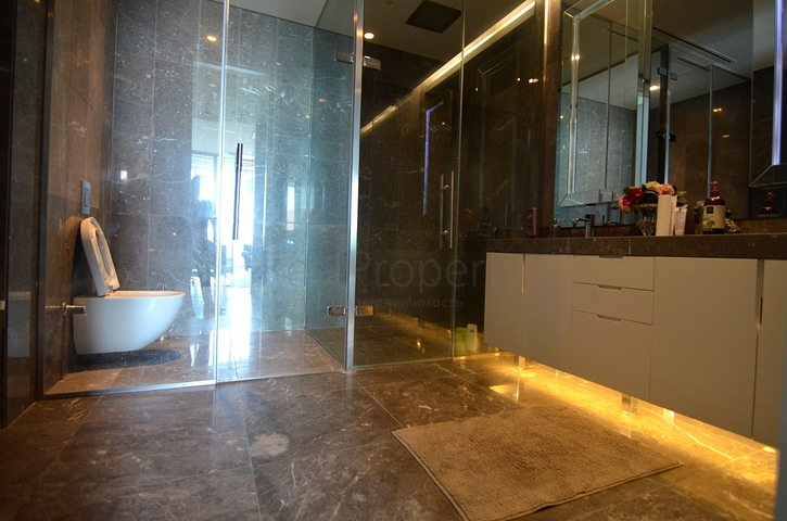 في قمة اشهر ابراج اسطنبول - بنتهاوس فاخرة جدا . 