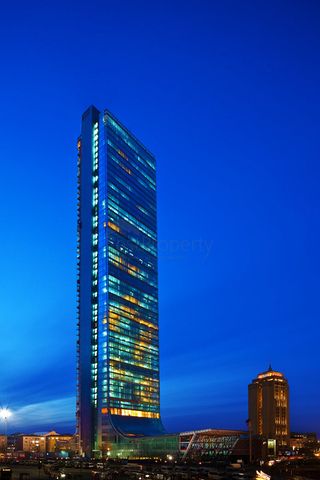 في قمة اشهر ابراج اسطنبول - بنتهاوس فاخرة جدا . 