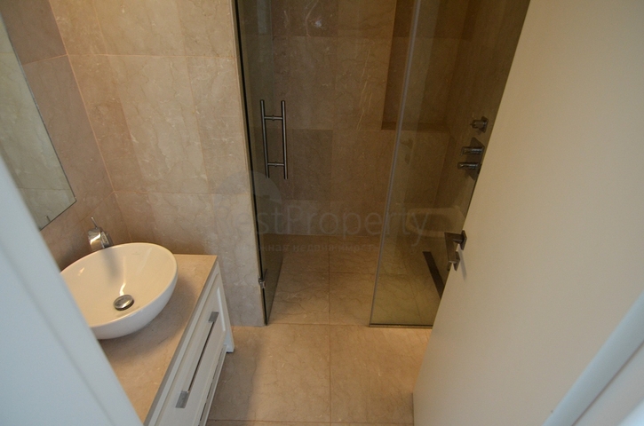 في قمة اشهر ابراج اسطنبول - بنتهاوس فاخرة جدا . 