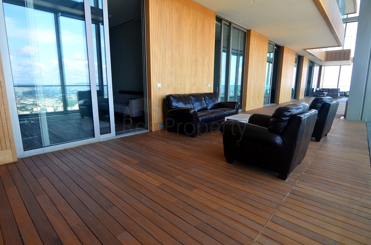 في قمة اشهر ابراج اسطنبول - بنتهاوس فاخرة جدا . 