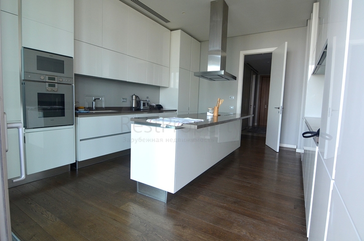 في قمة اشهر ابراج اسطنبول - بنتهاوس فاخرة جدا . 